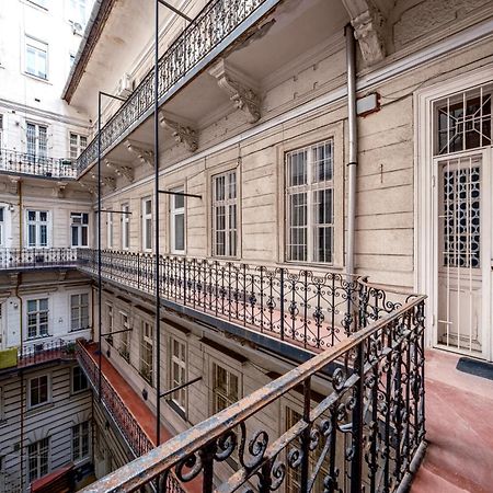 Soho Downtown Apartment Будапеща Екстериор снимка